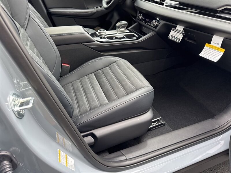 New 2025 Mitsubishi Outlander AWD image 27