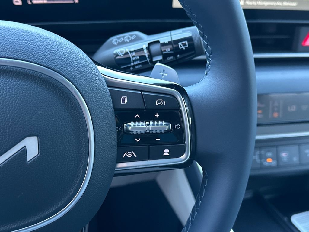 New 2026 Kia Carnival EX FWD image 25