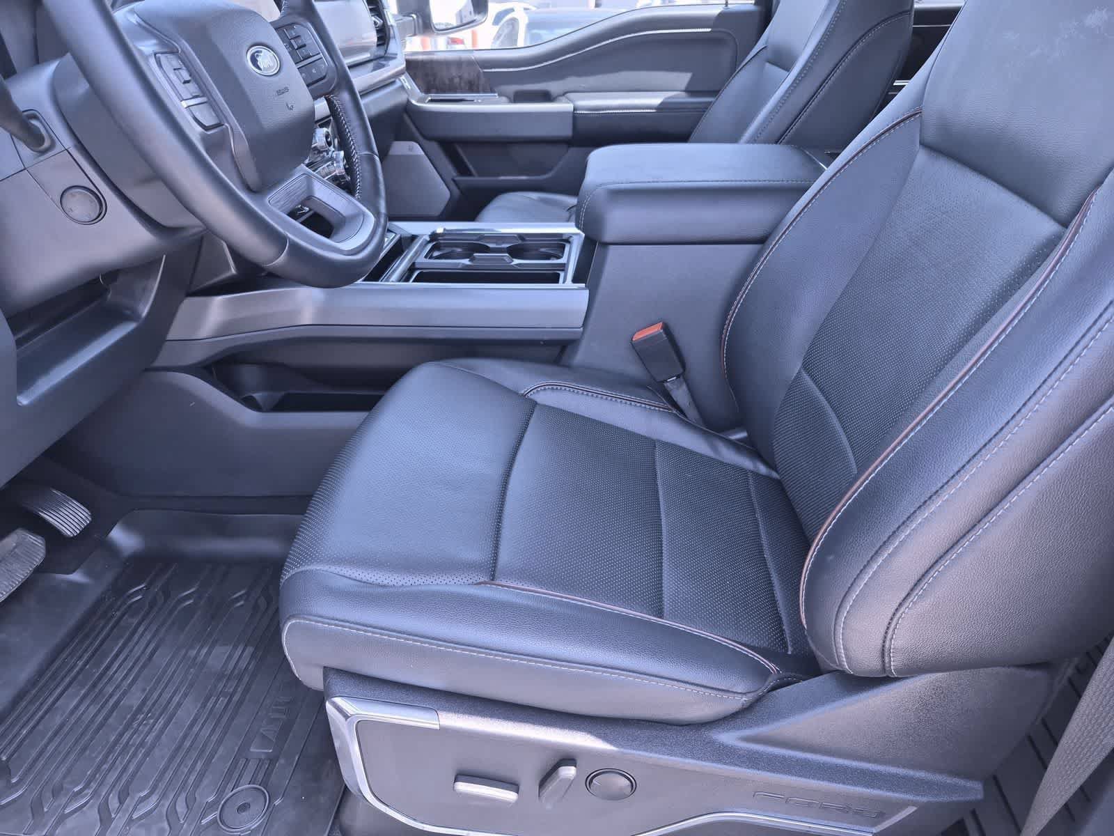 Used 2023 Ford F350 Lariat w/ Lariat Ultimate Package AWD/4WD image 16