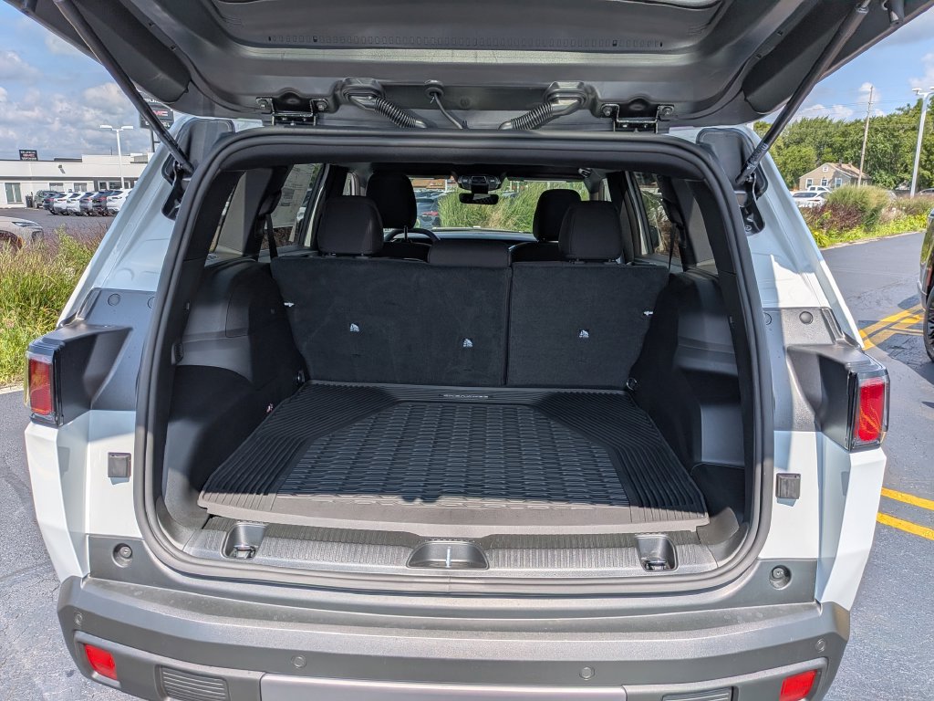 New 2026 Jeep Cherokee AWD/4WD image 13
