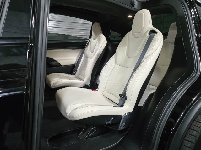 Used 2023 Tesla Model X Plaid image 18