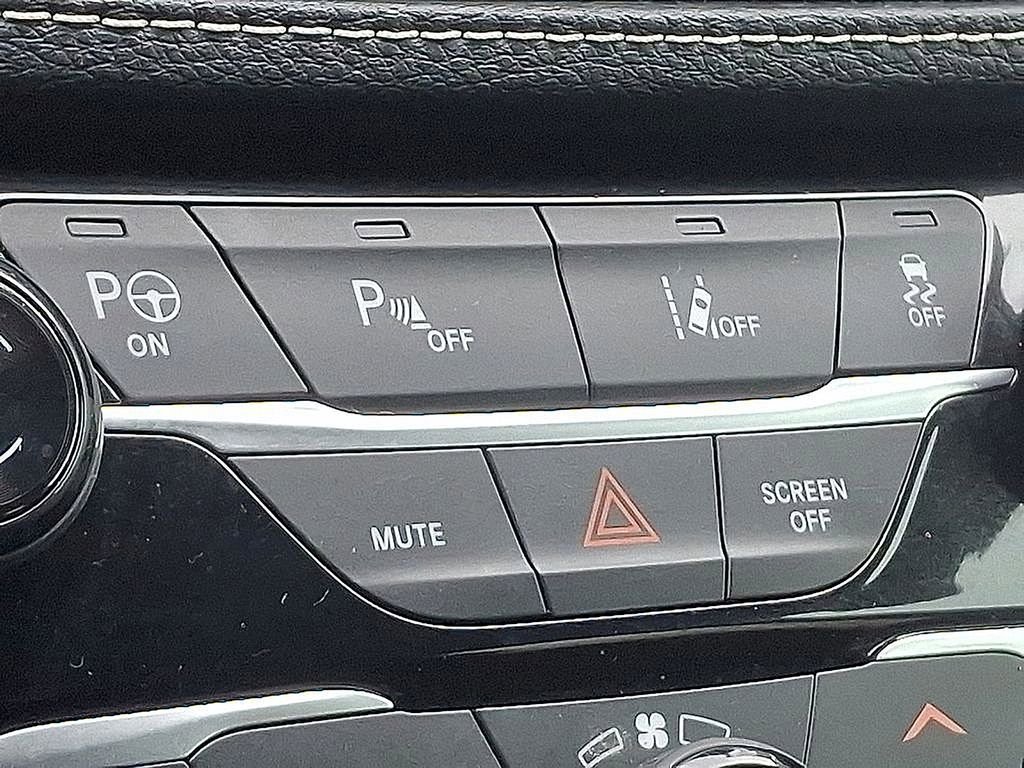 Used 2021 Chrysler Pacifica Limited w/ Premium & Safety Sphere Group image 23