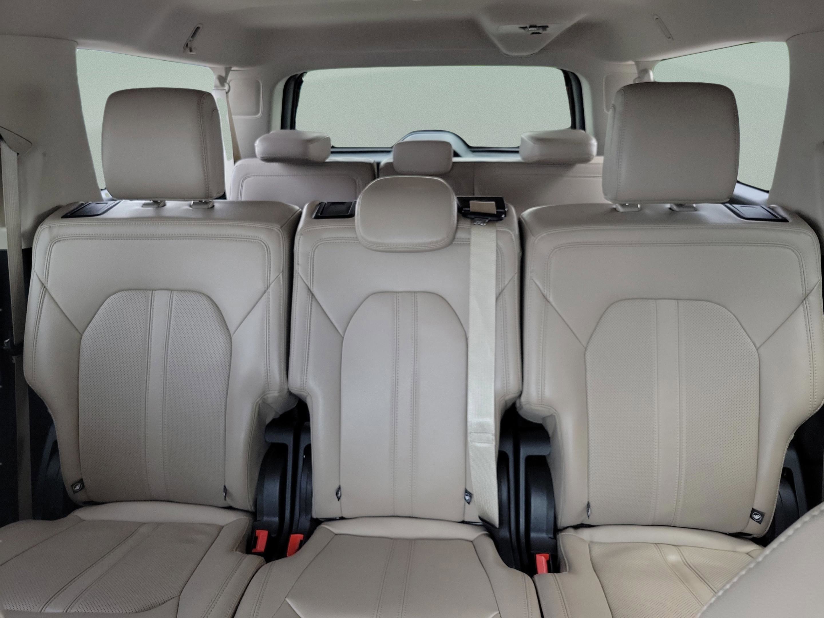 Used 2024 Ford Expedition Max Limited AWD/4WD image 9
