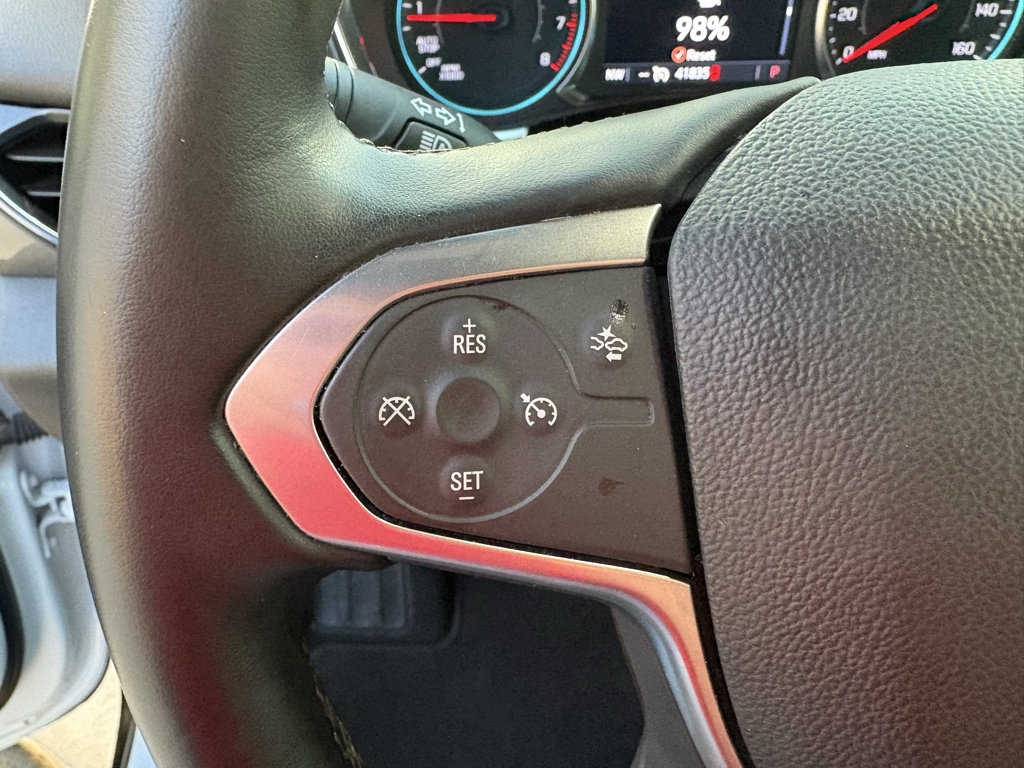 Used 2023 Chevrolet Traverse LT FWD image 14