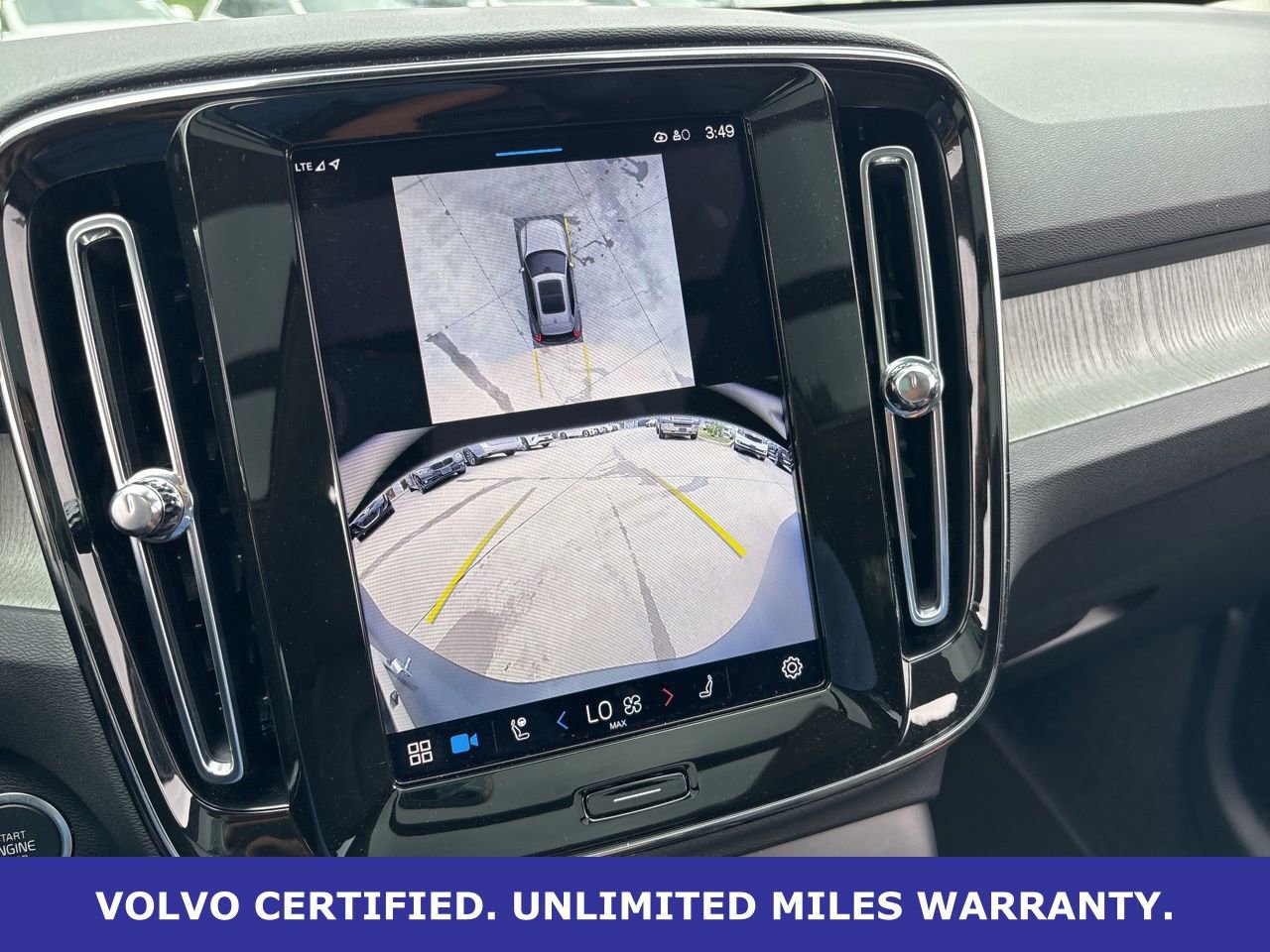 Certified 2025 Volvo XC40 B5 Plus AWD/4WD image 21
