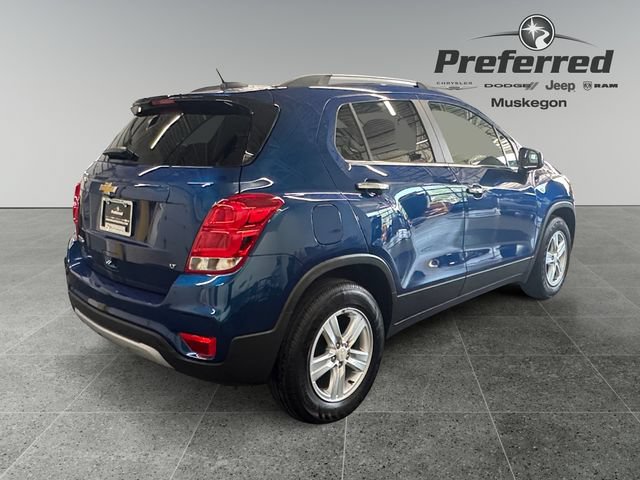 Used 2020 Chevrolet Trax LT w/ LT Convenience Package FWD image 17