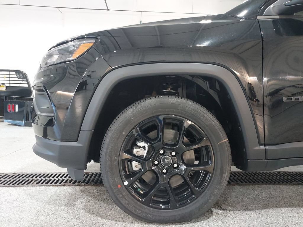 New 2026 Jeep Compass Latitude AWD/4WD image 16