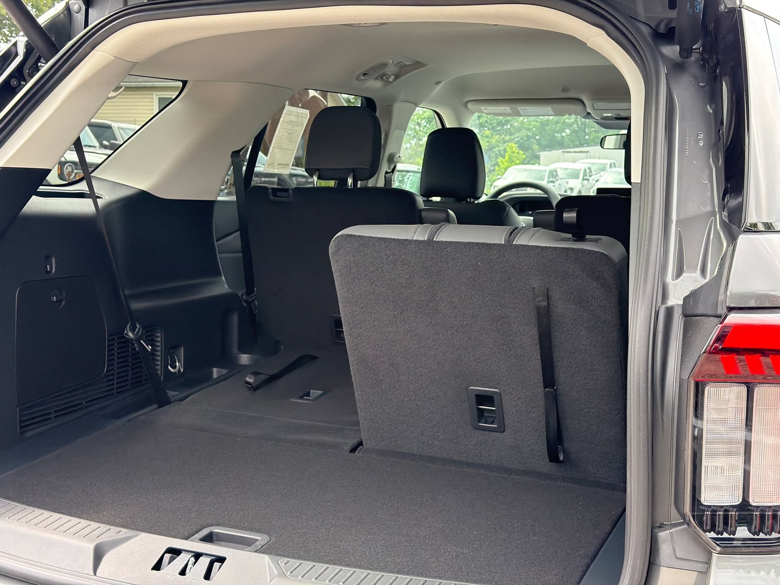 New 2026 Ford Explorer Active w/ Active Comfort Package AWD/4WD image 8