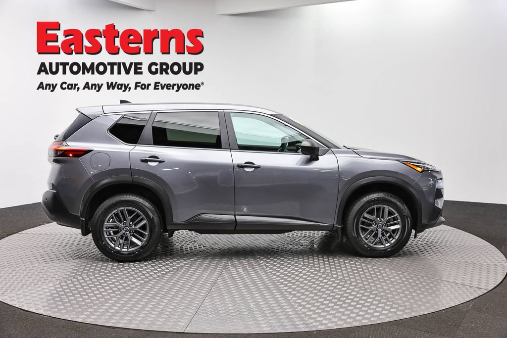Used 2023 Nissan Rogue S AWD/4WD image 4
