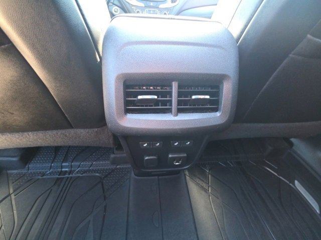 Used 2018 Chevrolet Equinox Premier image 30