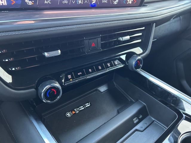 Used 2025 Chevrolet Suburban LT image 20