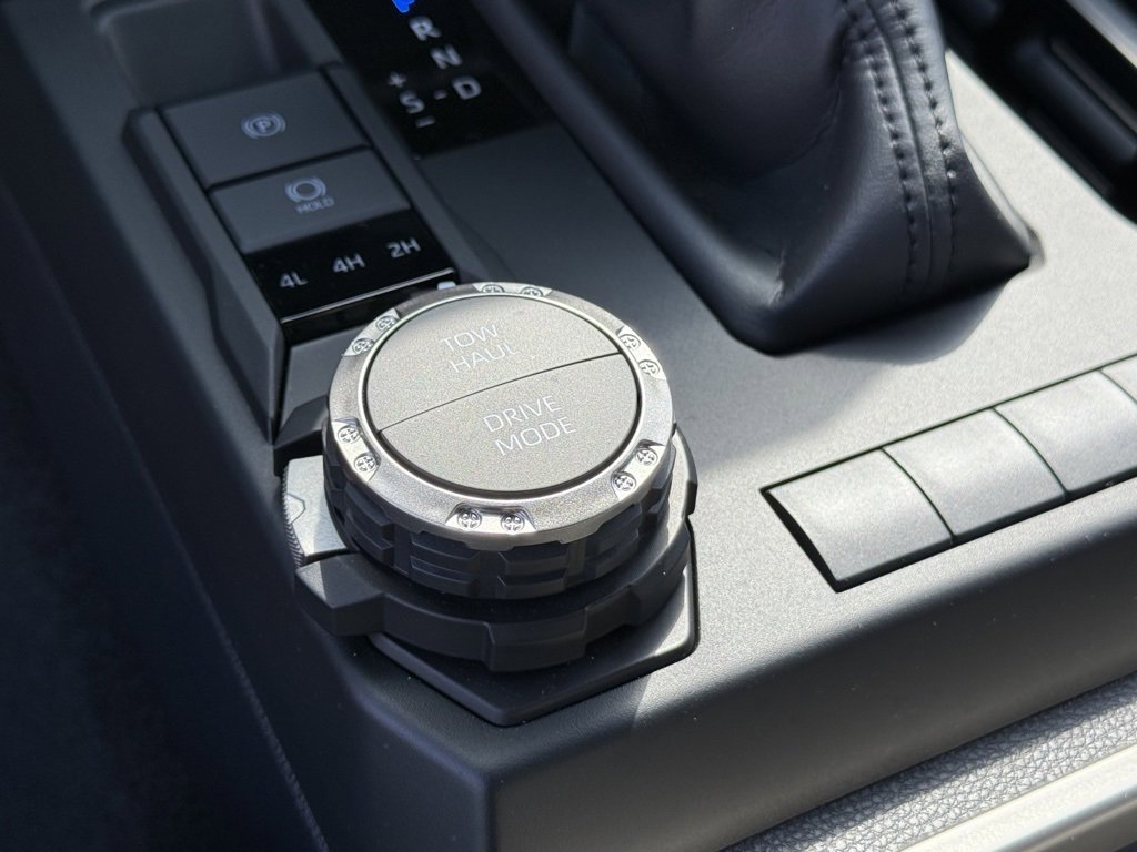 Used 2025 Toyota 4Runner SR5 image 26