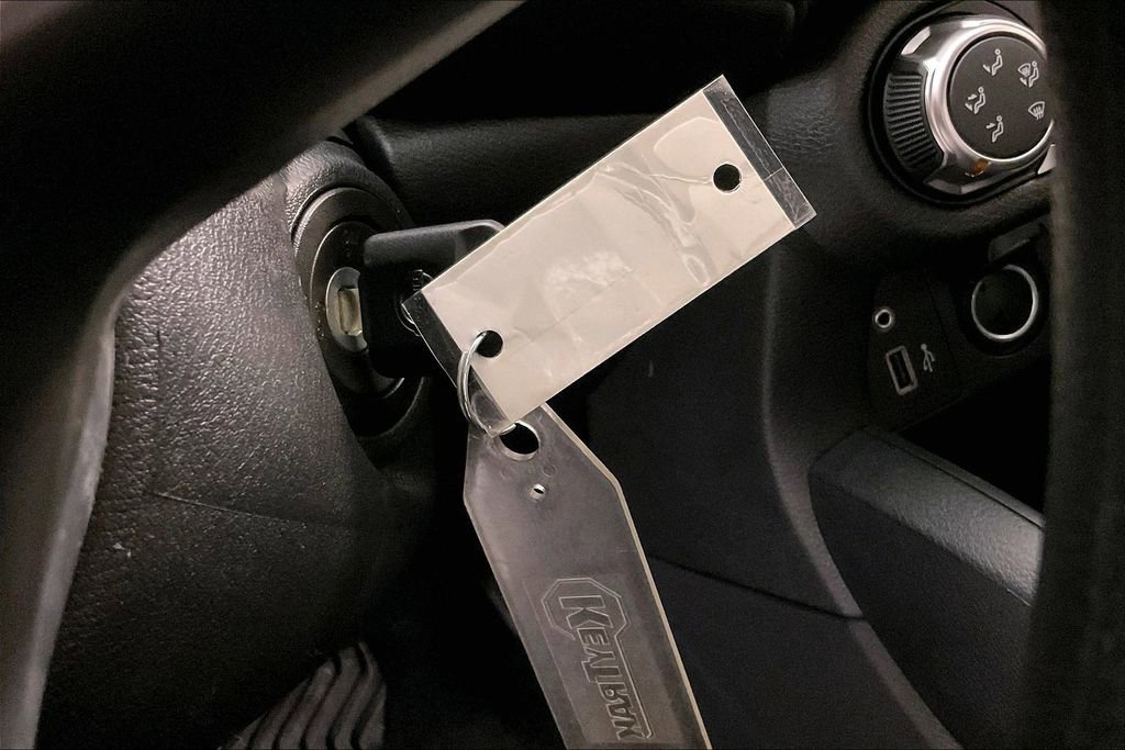 New 2025 Nissan Versa S w/ Trunk Package image 31