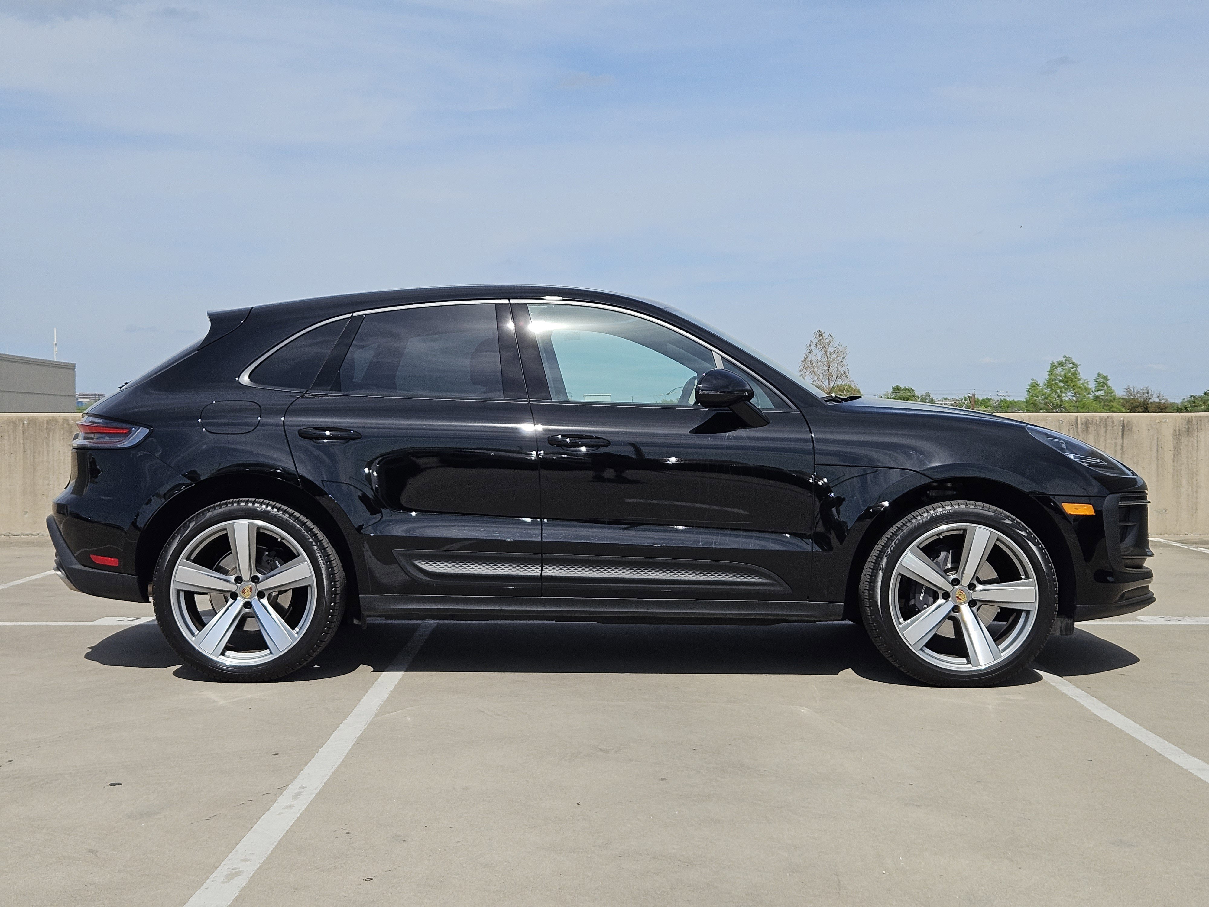 Certified 2026 Porsche Macan image 9