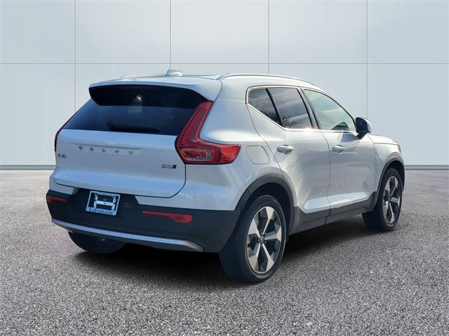 Certified 2025 Volvo XC40 B5 Core w/ Protection Package Premier image 4