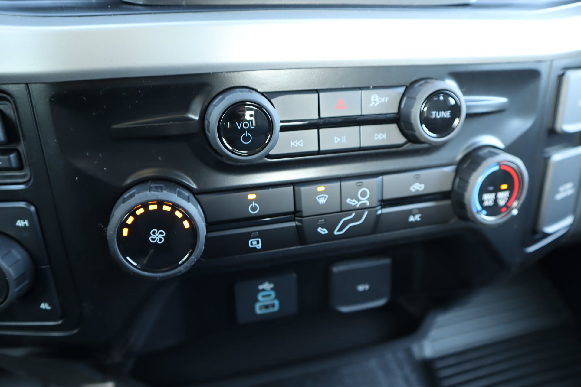 New 2026 Ford F250 XL w/ FX4 Off-Road Package image 6