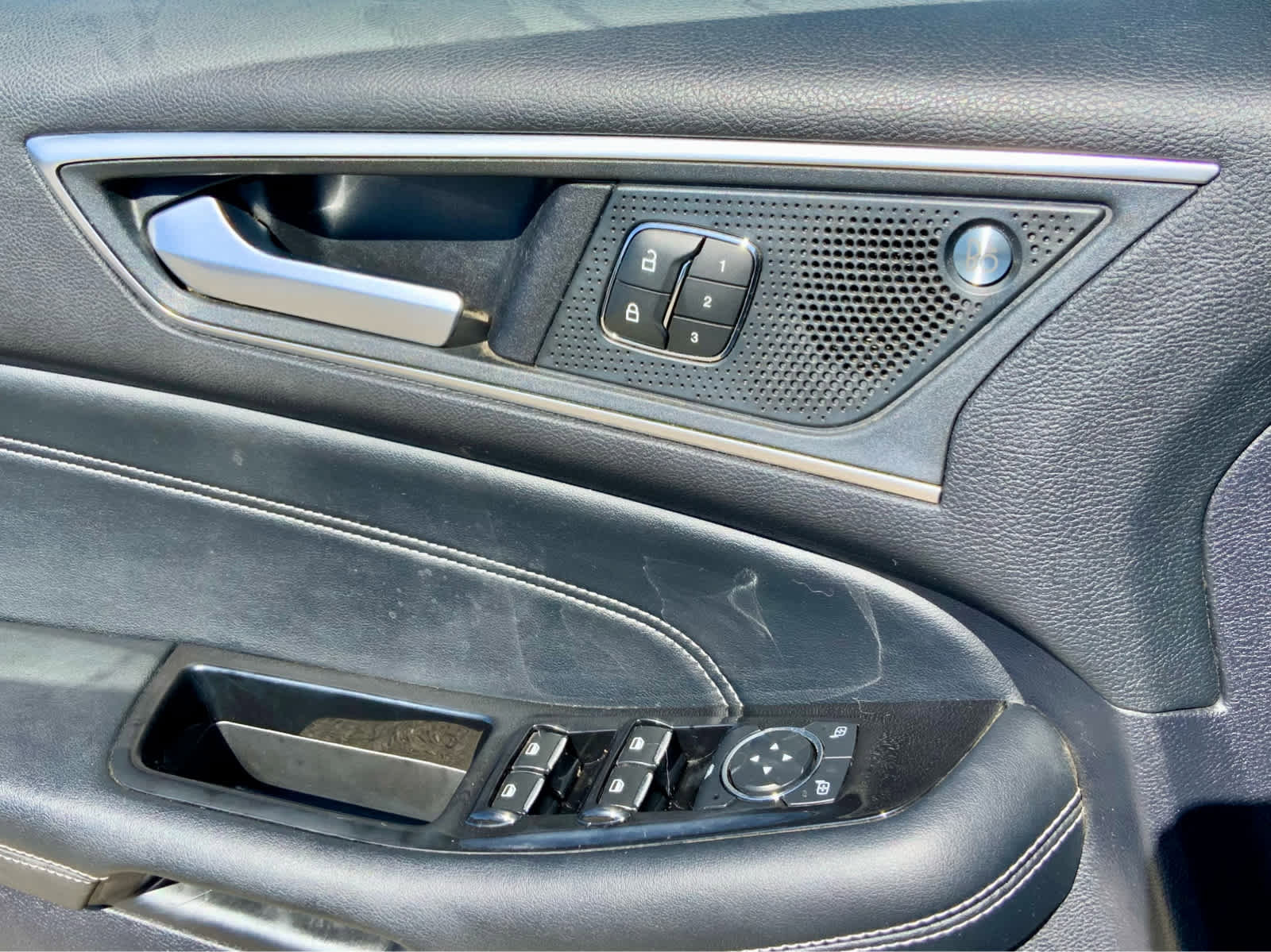 Used 2019 Ford Edge Titanium FWD image 46
