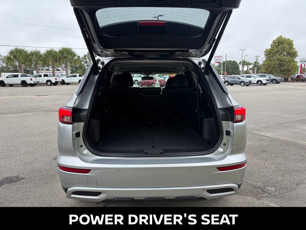 Used 2024 Mitsubishi Outlander SE image 6