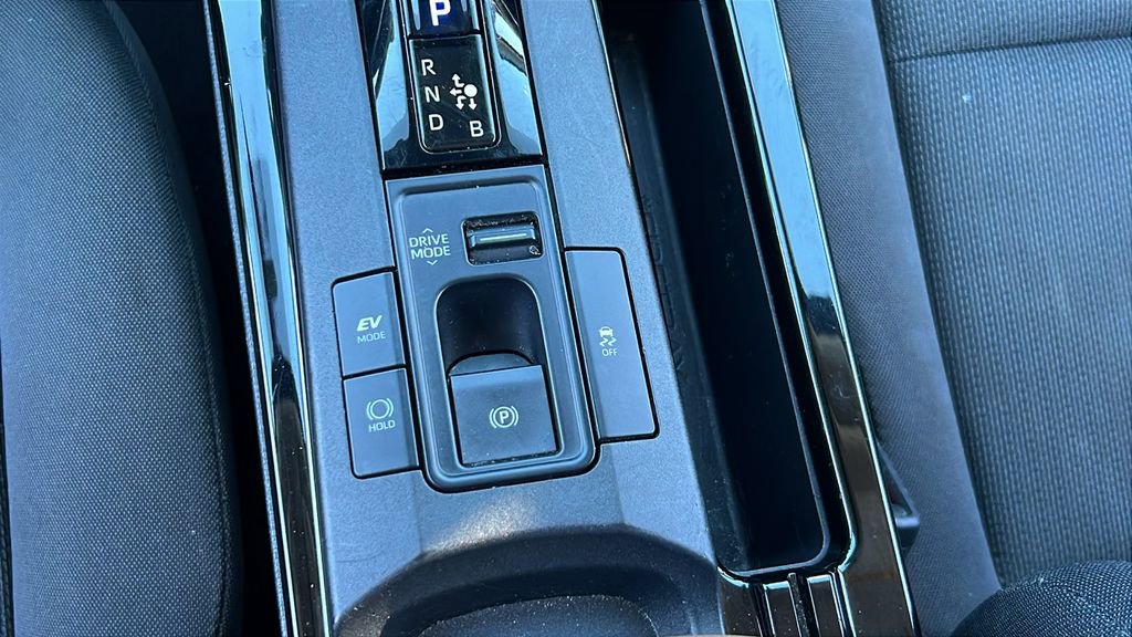 Used 2024 Toyota Prius LE image 23