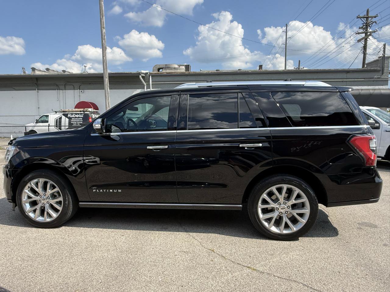 Used 2018 Ford Expedition Platinum AWD/4WD image 3