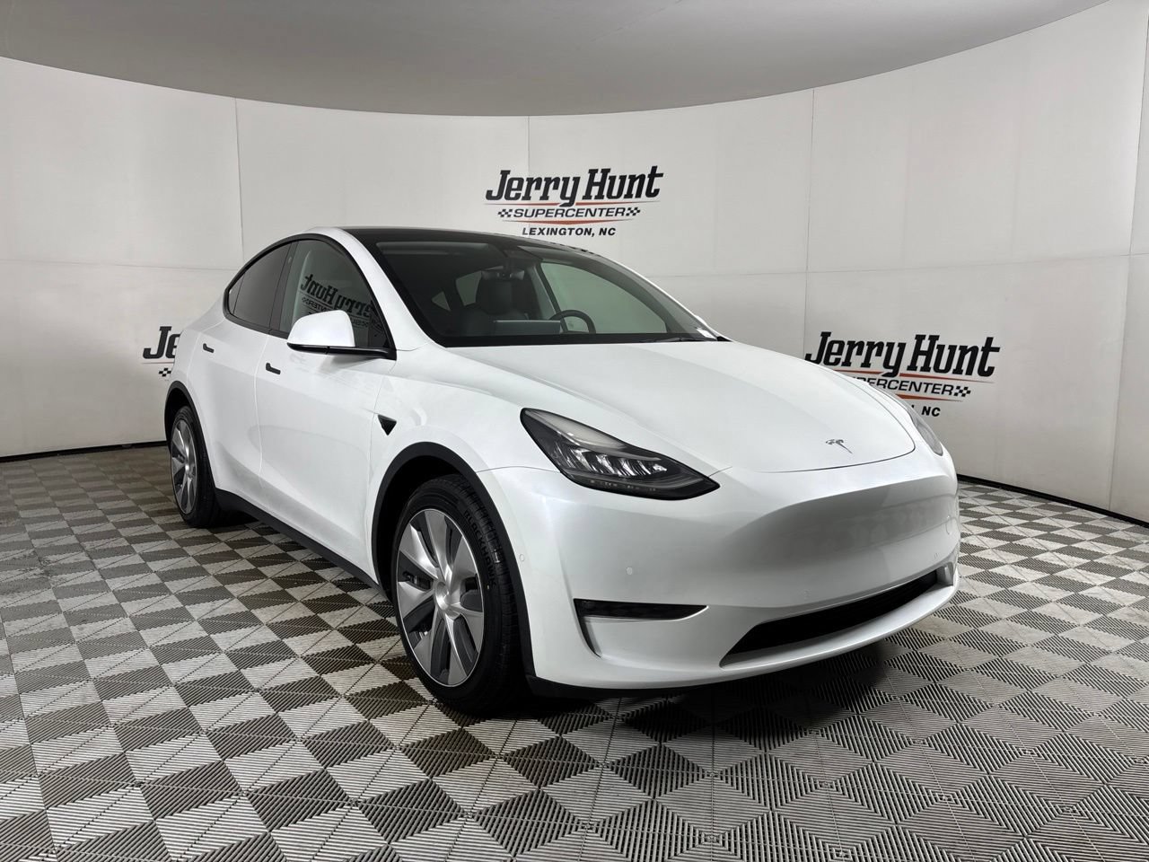 Used 2021 Tesla Model Y Long Range AWD/4WD image 3
