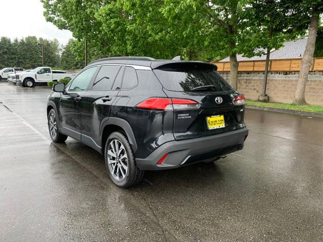 Used 2024 Toyota Corolla Cross XLE FWD image 3