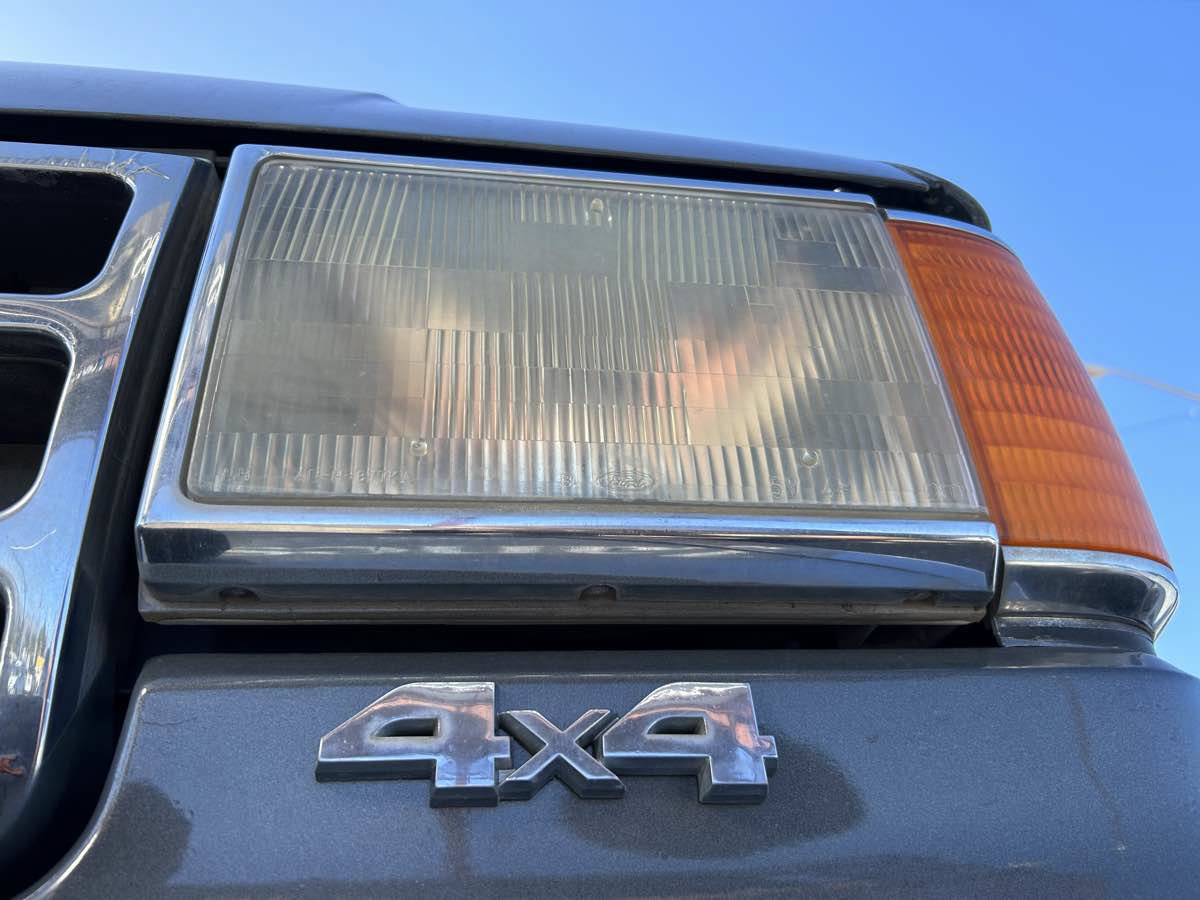 Used 1989 Ford F250 4x4 Regular Cab image 11