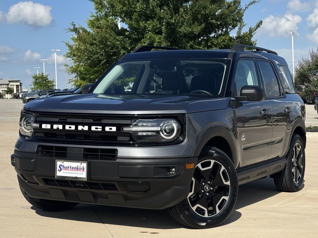 Used 2021 Ford Bronco Sport Outer Banks w/ Outer Banks Package AWD/4WD image 2