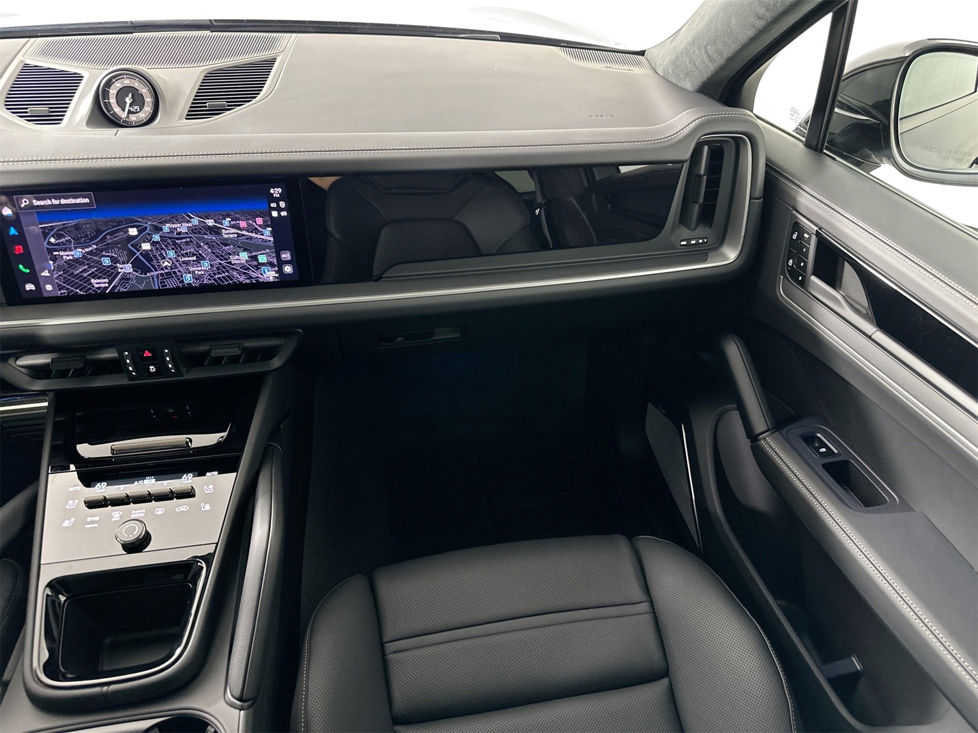 New 2026 Porsche Cayenne Turbo image 32