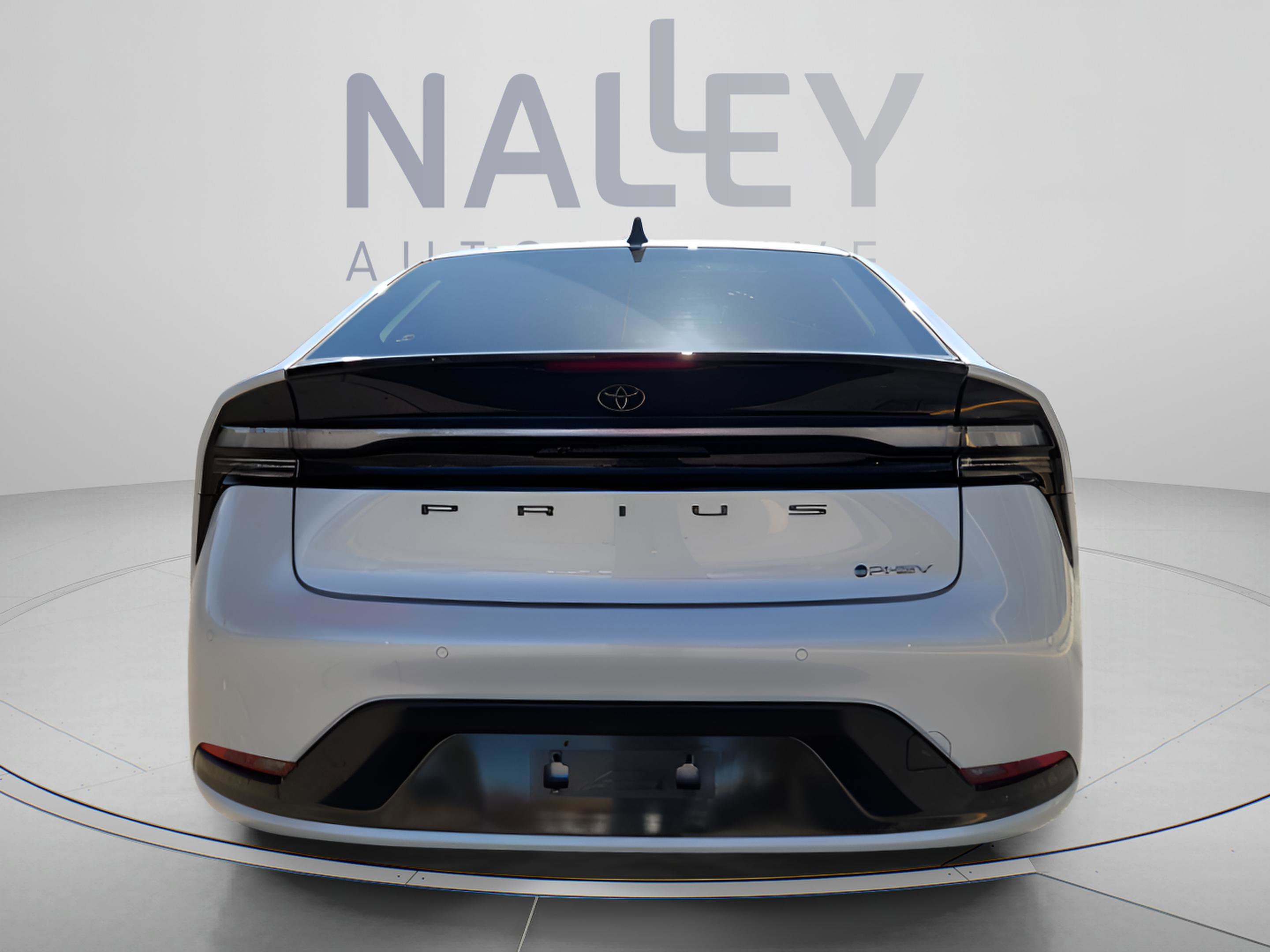 New 2026 Toyota Prius Plug-In Hybrid FWD image 4