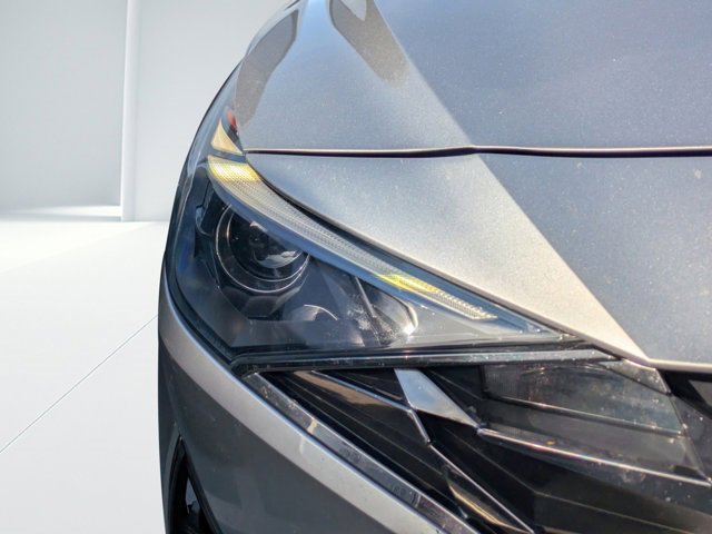 Used 2022 Hyundai Elantra SEL w/ Convenience + Premium Package image 7