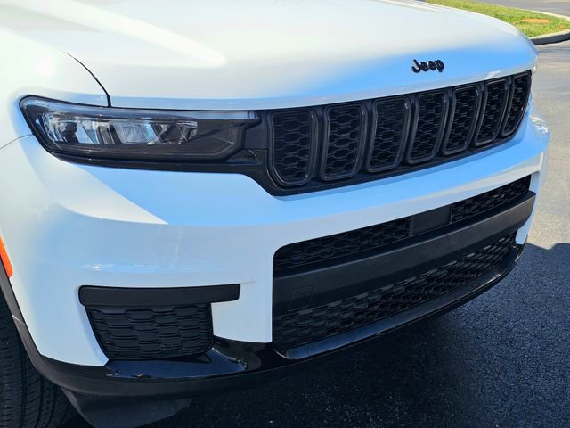 Used 2022 Jeep Grand Cherokee L Laredo image 3