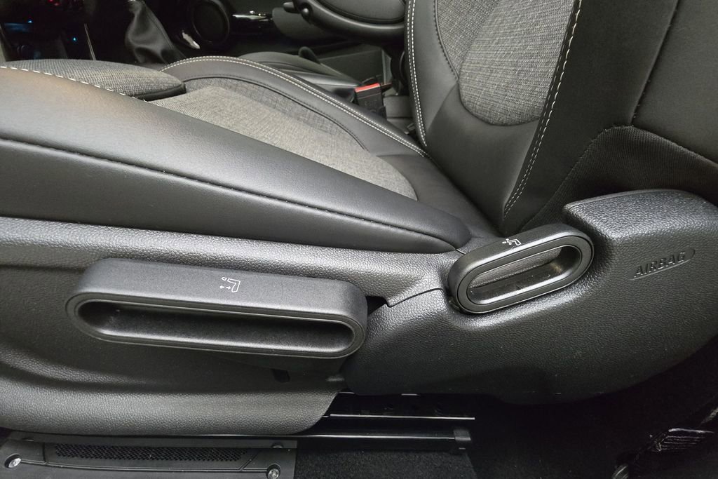 Used 2018 MINI Cooper S image 13