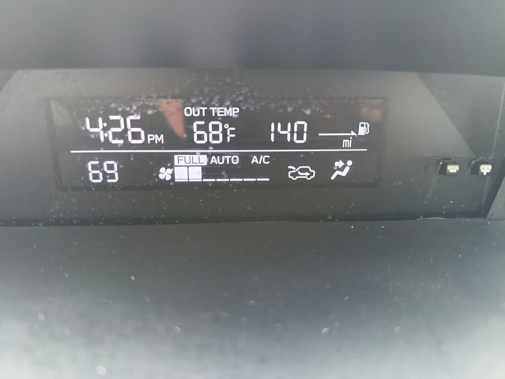 Used 2020 Subaru Crosstrek 2.0i Premium w/ Moonroof Package 2 AWD/4WD image 39