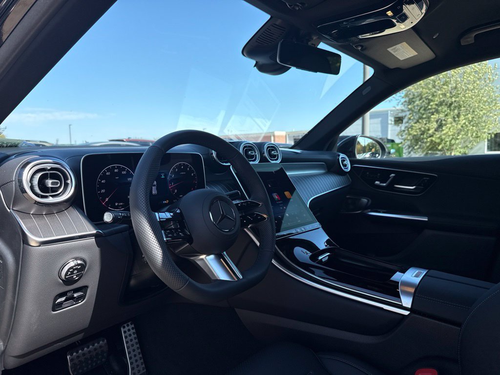 Used 2026 Mercedes-Benz GLC 300 4MATIC image 4