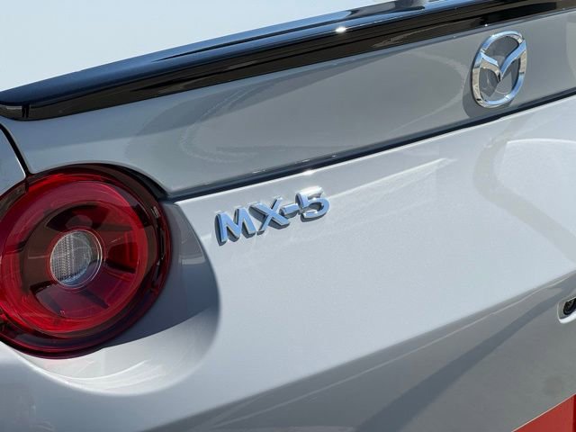 New 2026 MAZDA MX-5 Miata RF Club RWD image 23