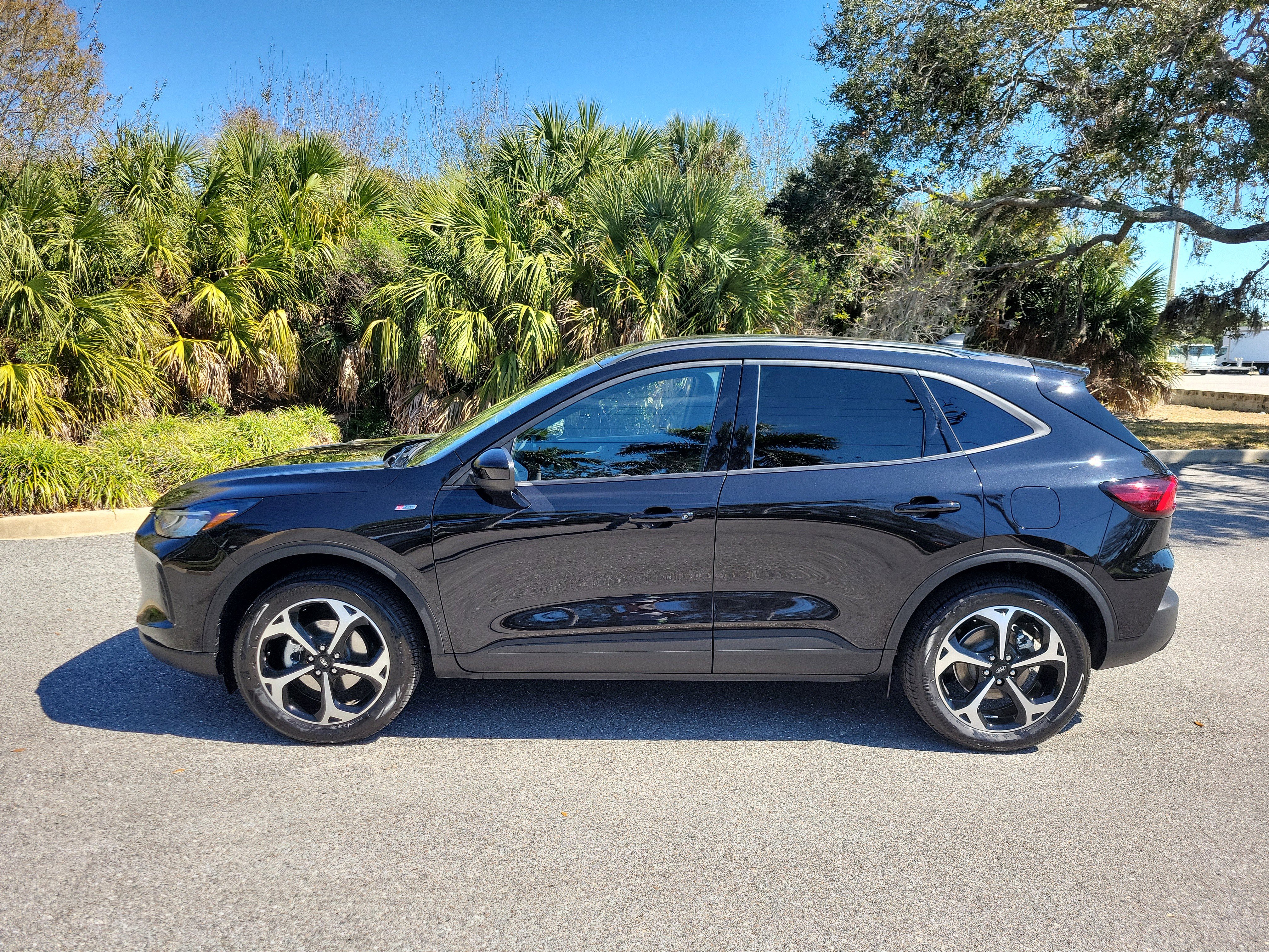 Used 2025 Ford Escape ST-Line Select w/ Tech Pack #1 image 7