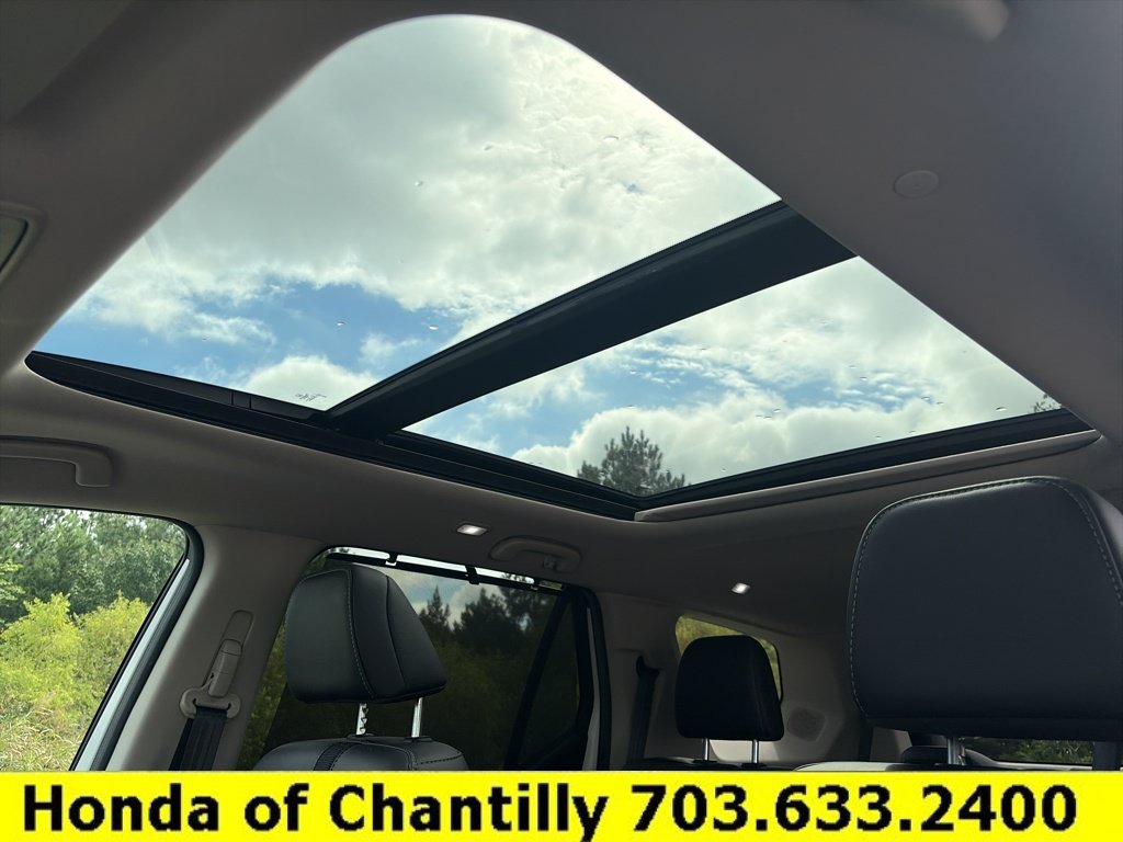 Used 2025 Honda Pilot Touring image 18
