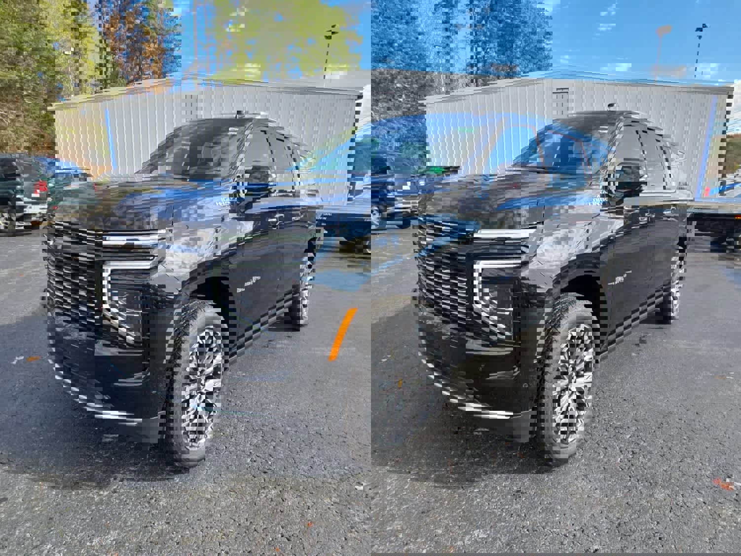 New 2026 Chevrolet Suburban High Country image 3