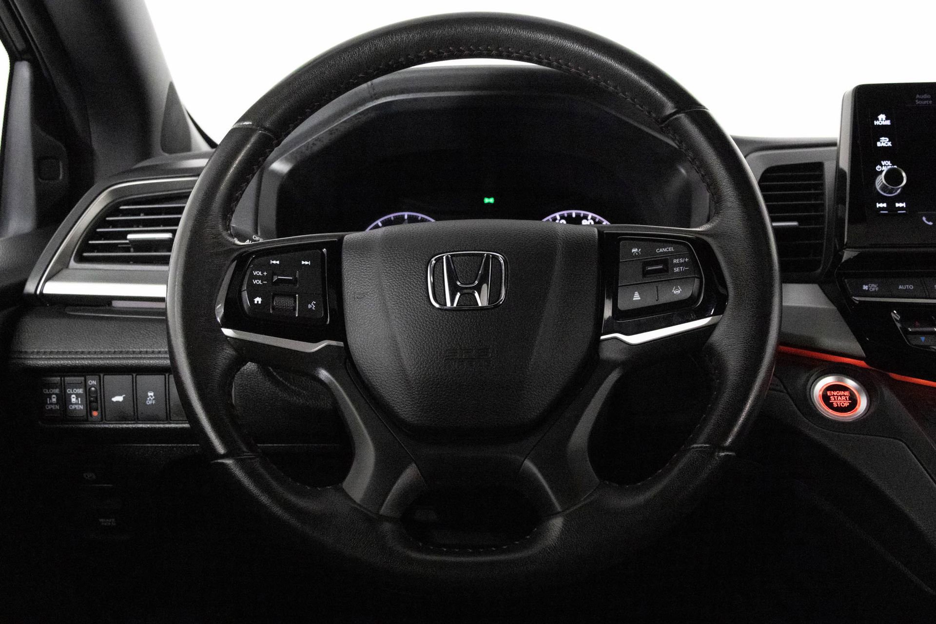 Used 2025 Honda Odyssey Sport-L image 25