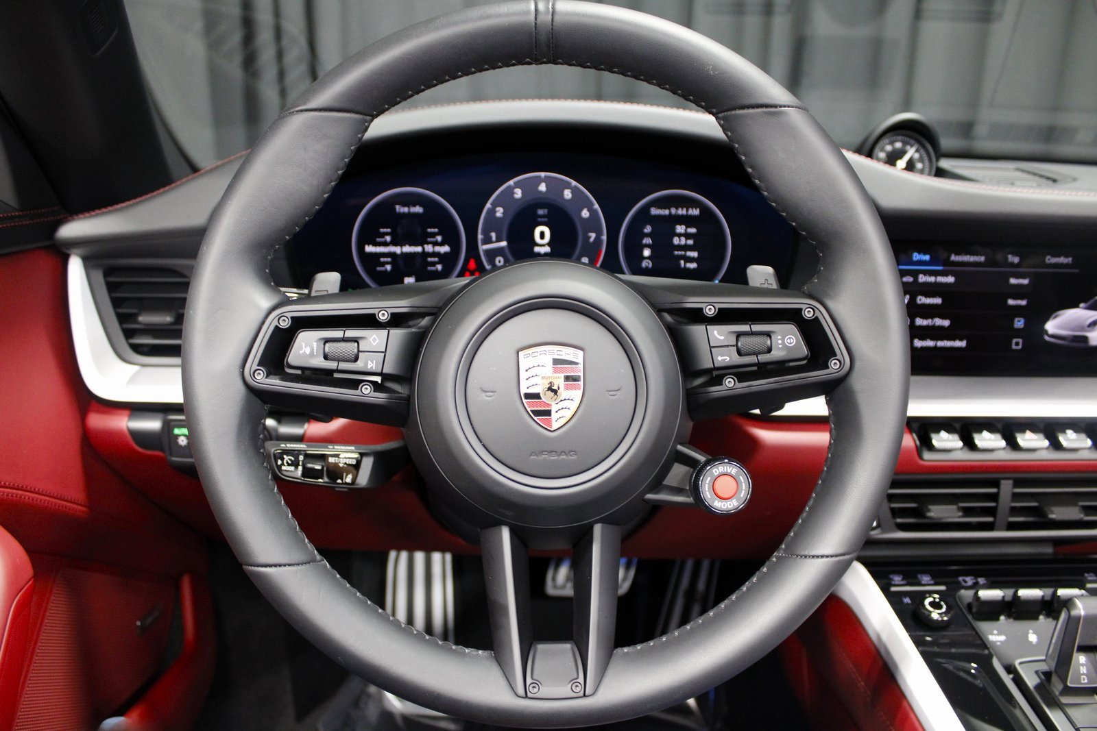 Certified 2025 Porsche 911 Carrera image 24