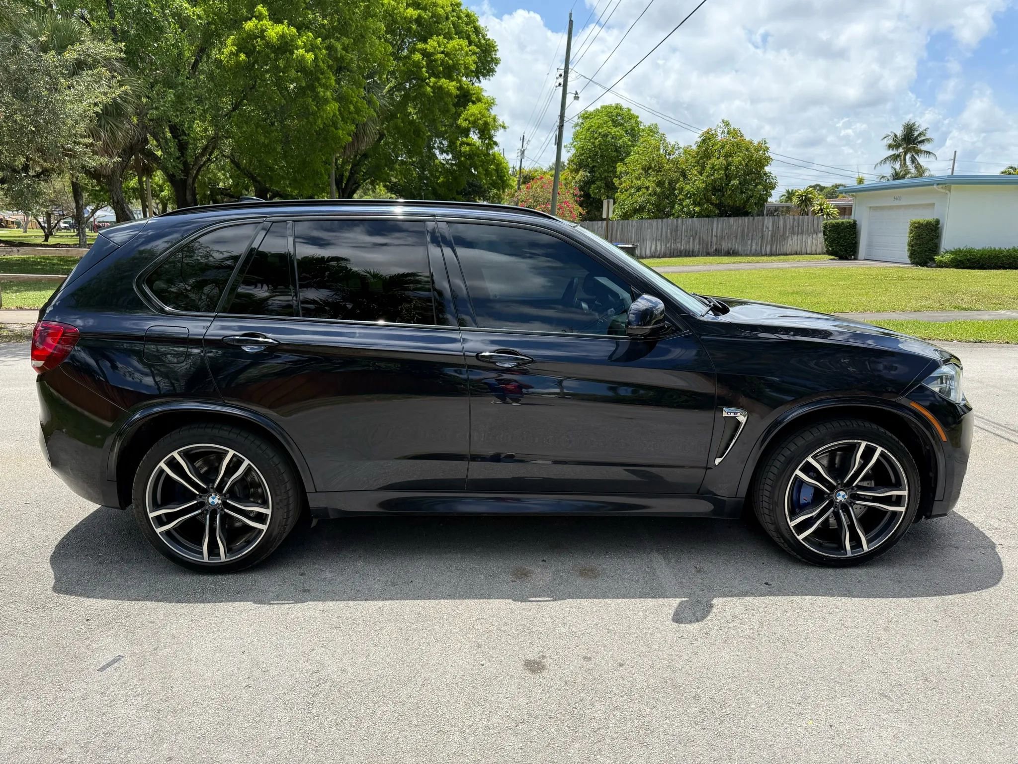 Used 2017 BMW X5 M w/ Premium Package AWD/4WD image 4