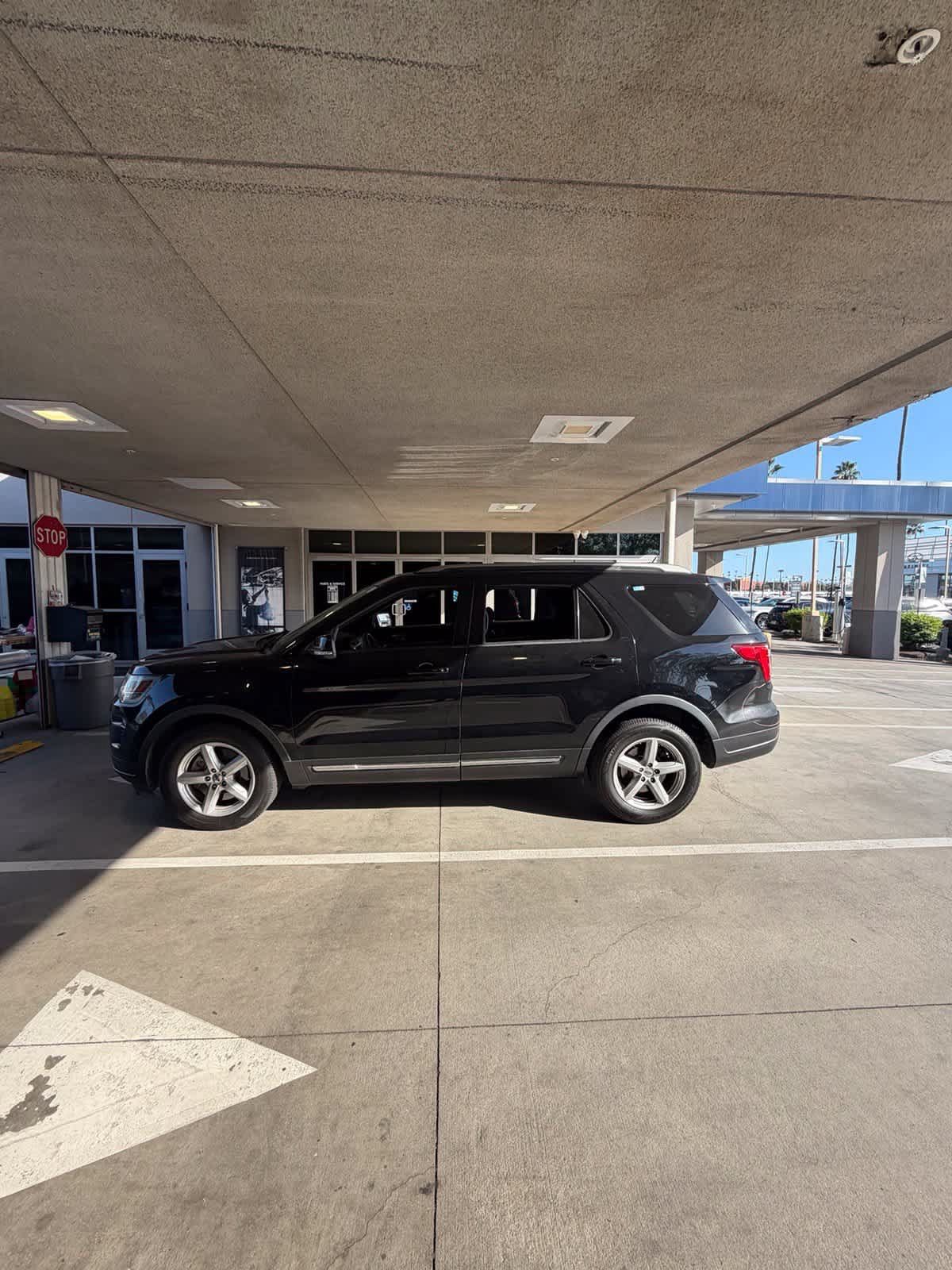 Used 2018 Ford Explorer XLT w/ Equipment Group 201A FWD image 7