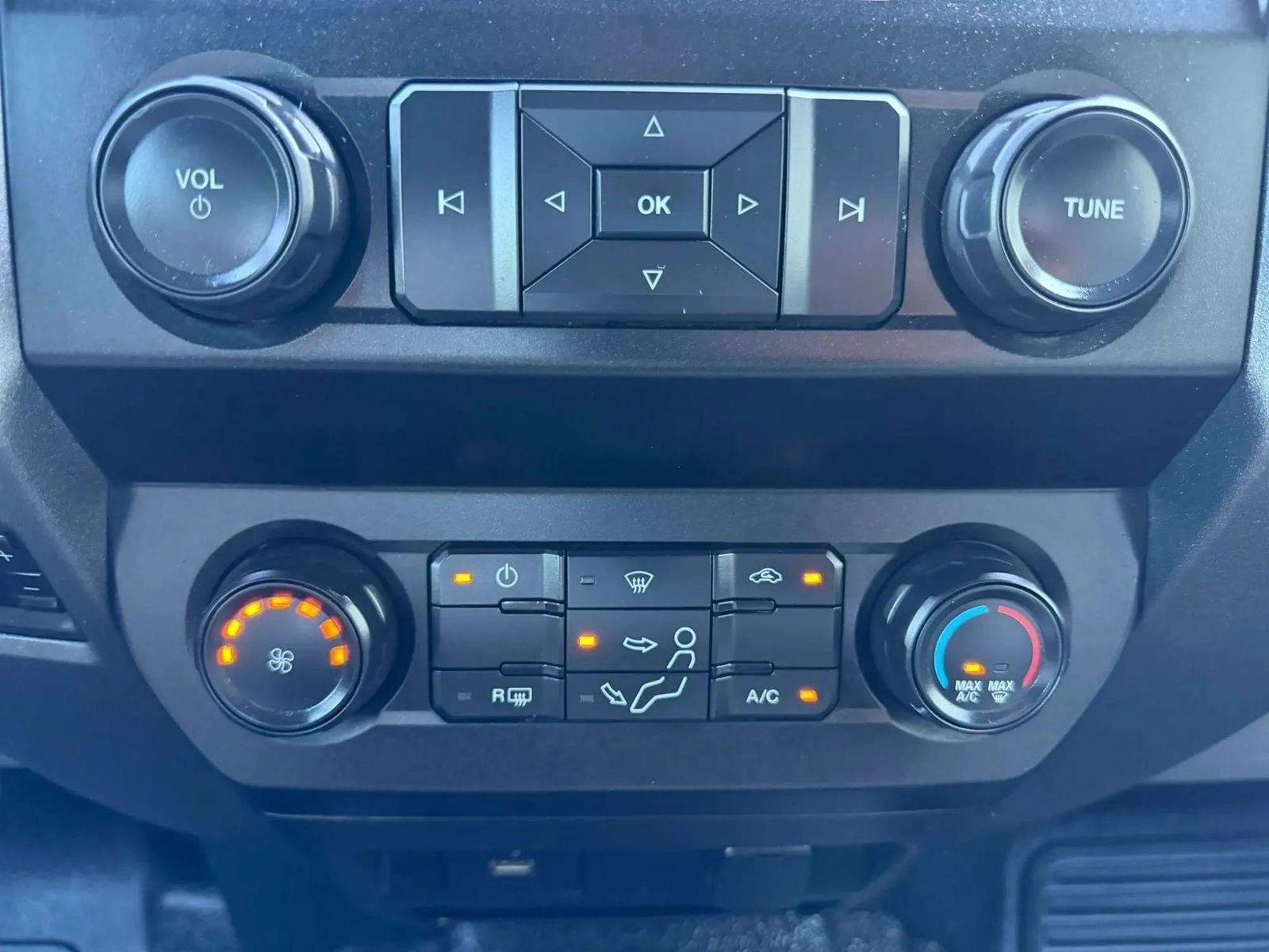 Used 2020 Ford F250 XL w/ Power Equipment Group AWD/4WD image 17