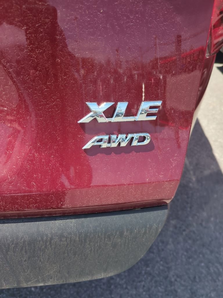 Used 2024 Toyota RAV4 XLE w/ Convenience Package image 18