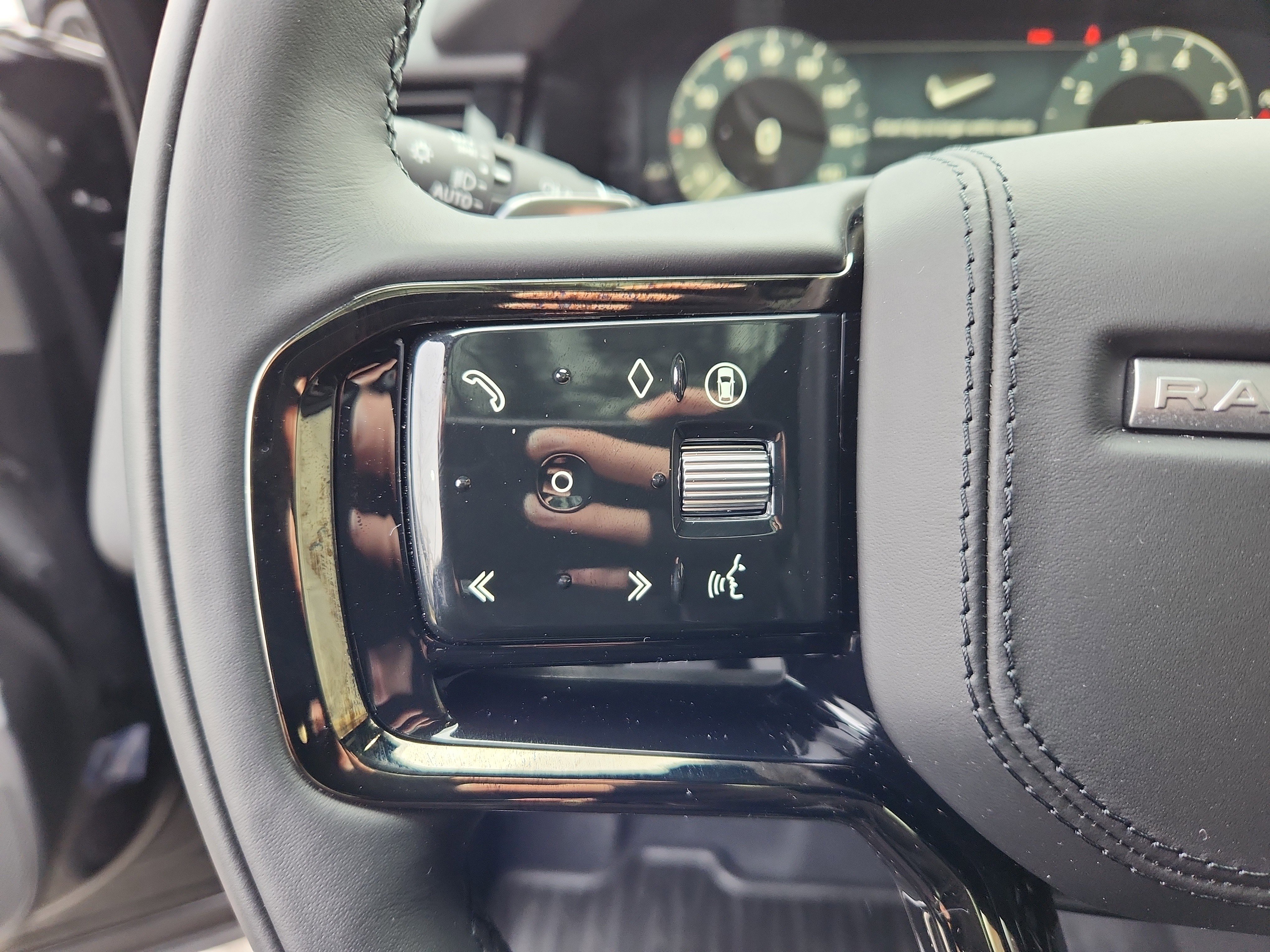 Used 2026 Land Rover Range Rover Velar S image 19