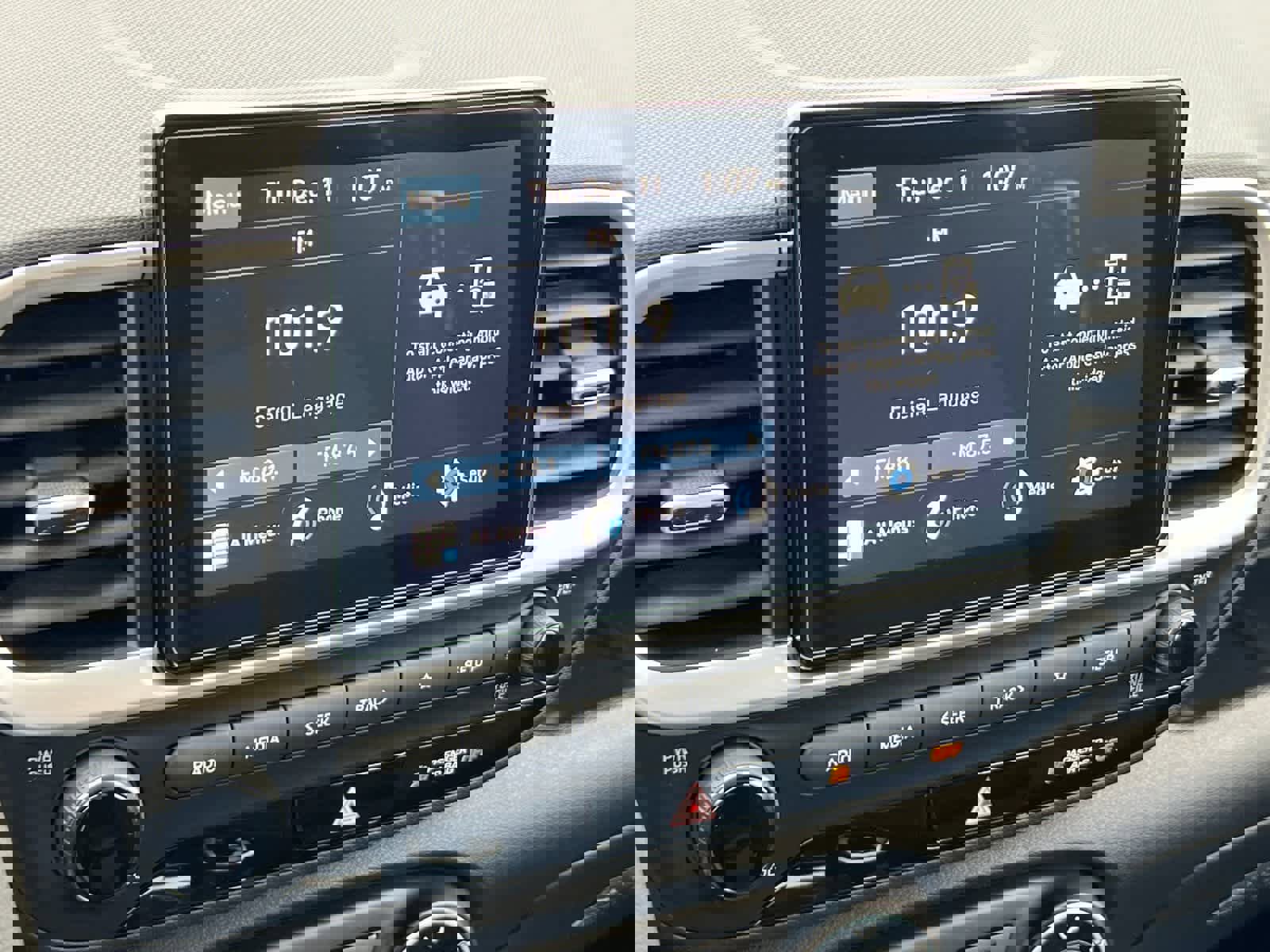 New 2026 Hyundai Venue SE image 18