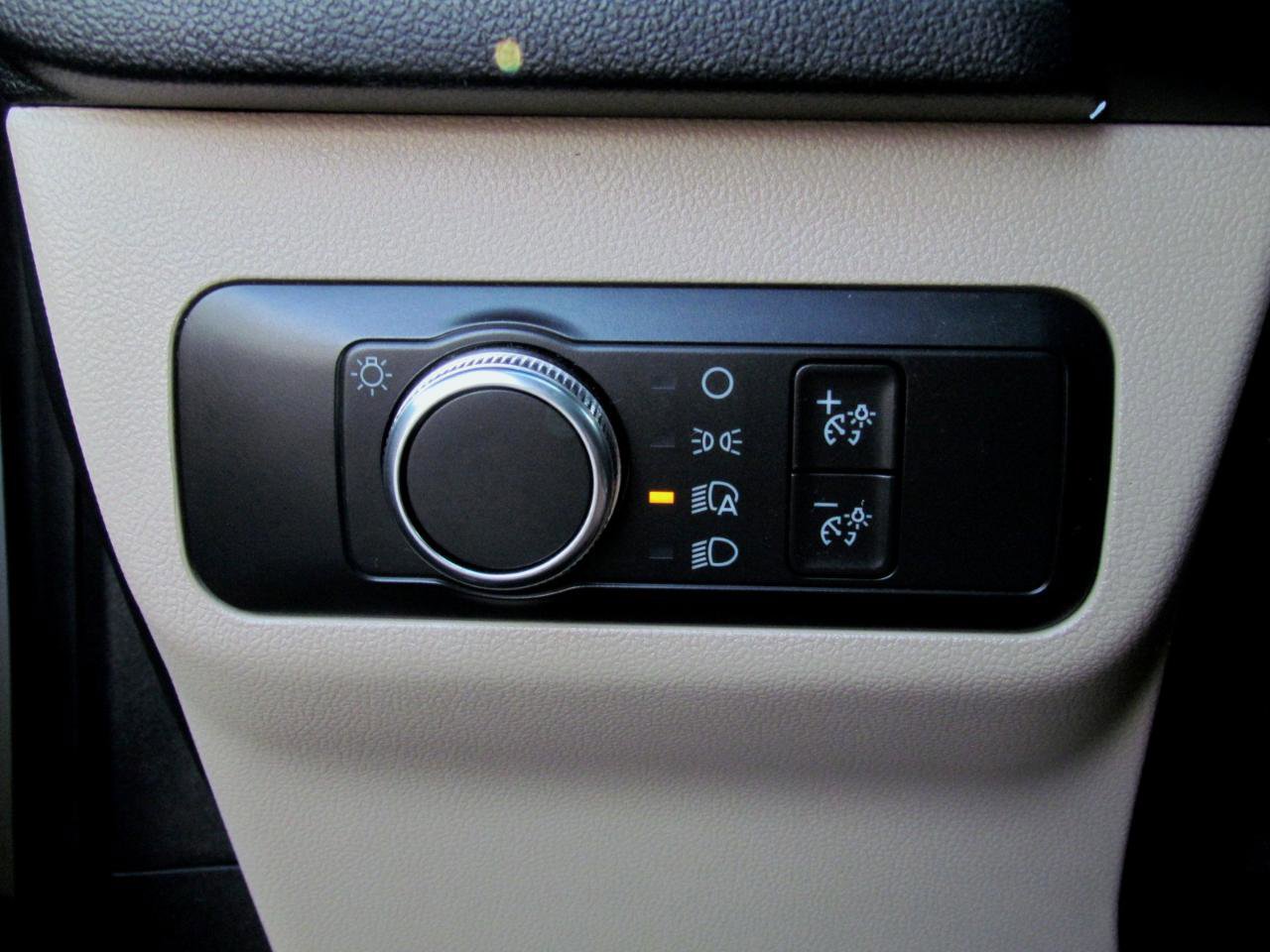 Used 2020 Ford Escape SE FWD image 28