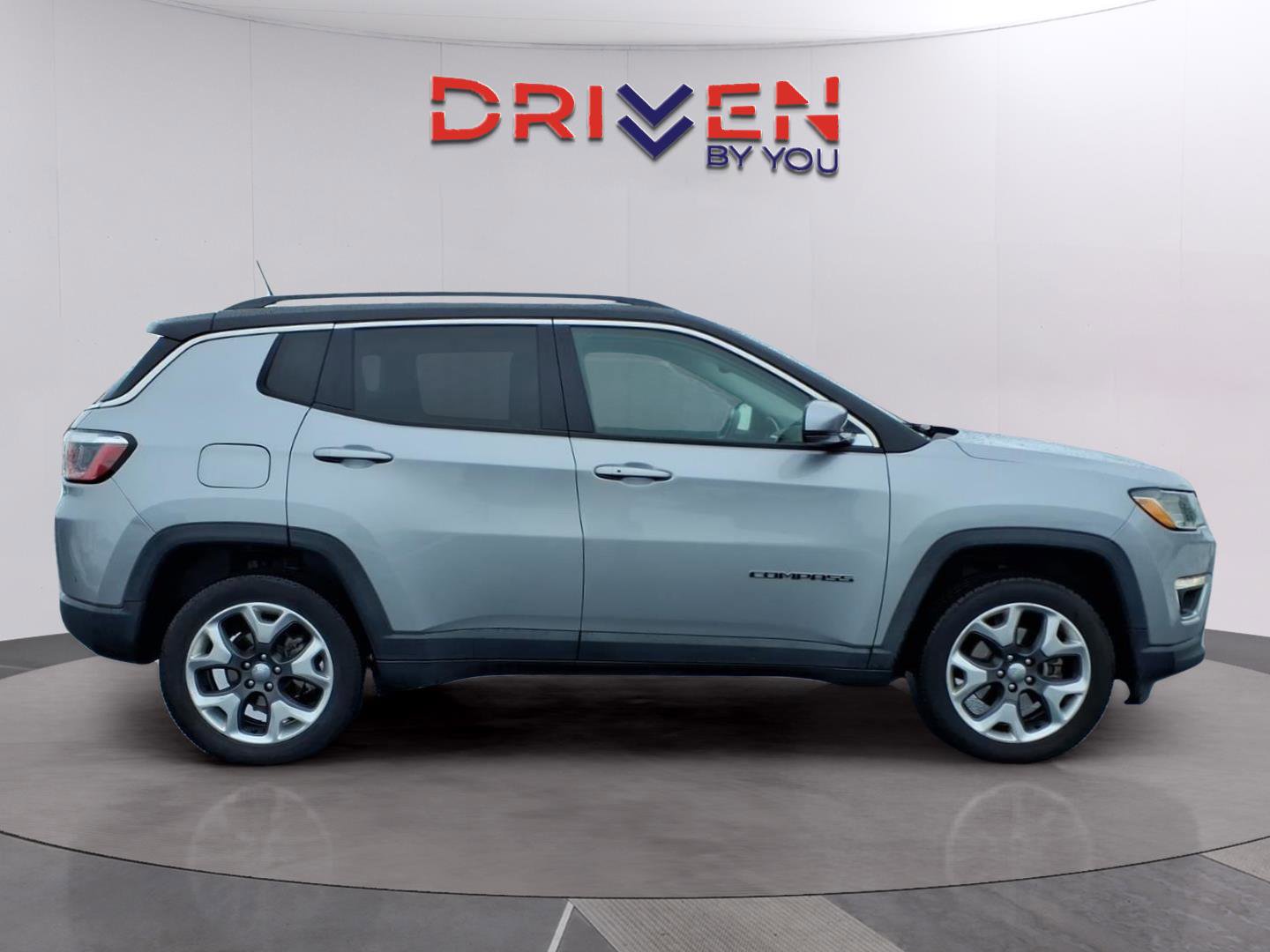 Used 2018 Jeep Compass Limited image 8