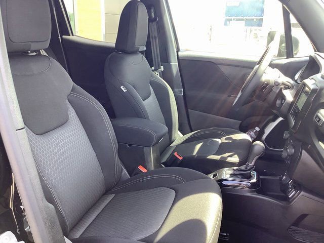 Used 2021 Jeep Renegade Latitude w/ Luxury Group II AWD/4WD image 35